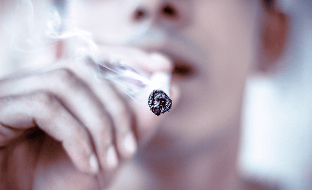 Joints, cocaïne et autres : les lentilles de contact et les drogues dures sont-elles compatibles ? Joints, cocaïne et autres : les lentilles de contact et les drogues dures sont-elles compatibles ?